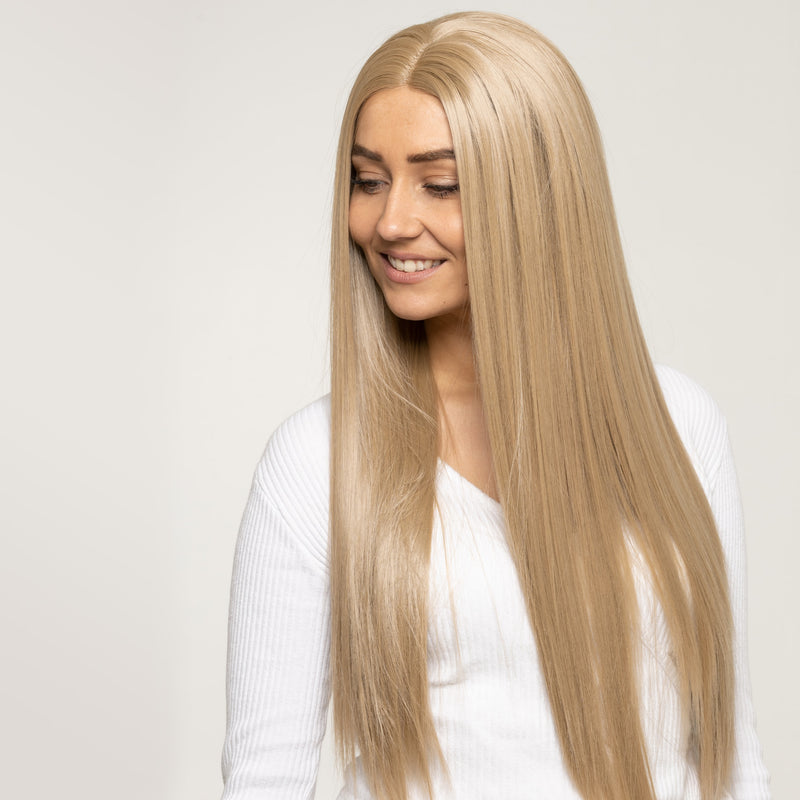 Lucy - Paryk af syntetisk hår - 70 cm